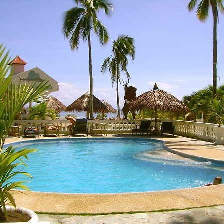 Whispering Palms Island Resort Bacolod Exterior foto